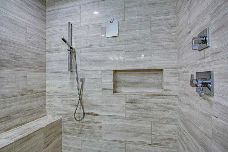 Hornacinas en el baño | ¿Cómo aprovechar el espacio de las hornacinas?